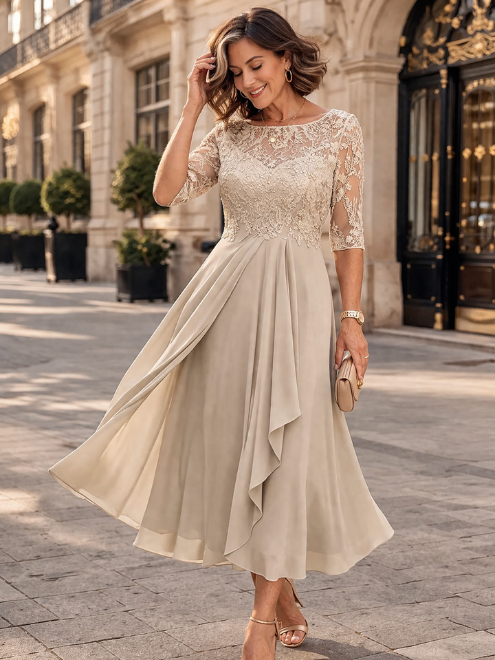 Lea – Elegantes Midikleid aus Spitze